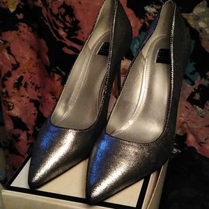 NEW Olivia Silver 9.5 White House Black Market